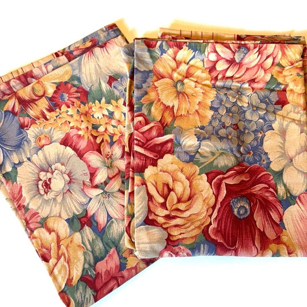 Vintage 80’s floral pillowcases by Sheridan set of 2 standard cases. Never used